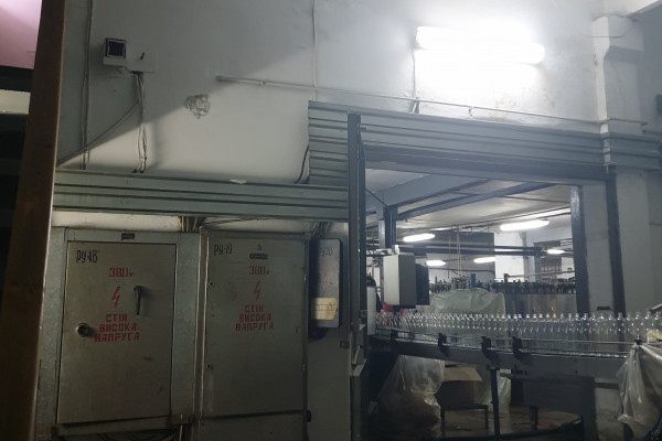 Действующий завод по производству безалкогольных напитков, минеральной воды и кукурузных палочек